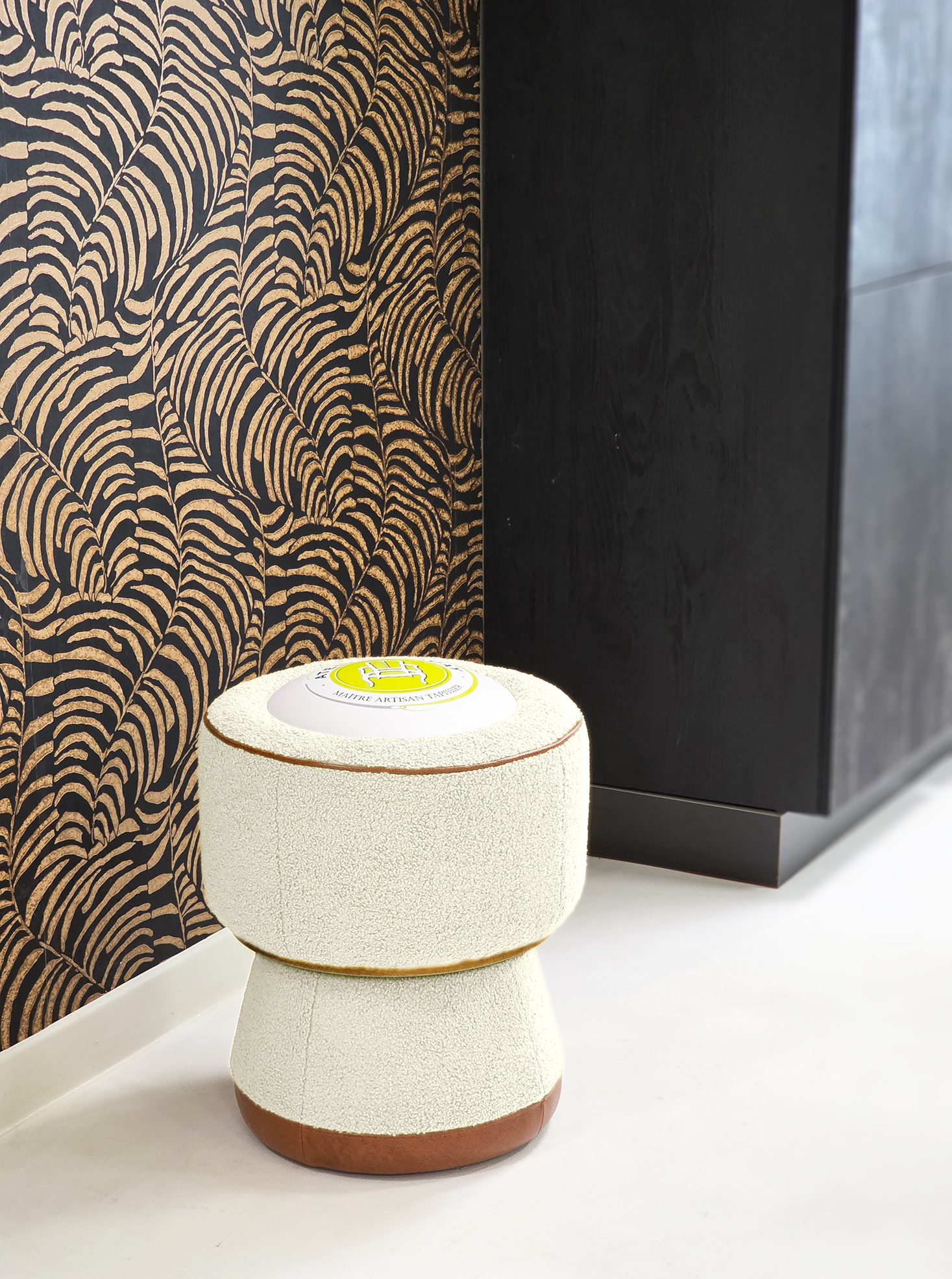 Pouf Effervescence en forme de bouchon de champagne, coloris ivoire
