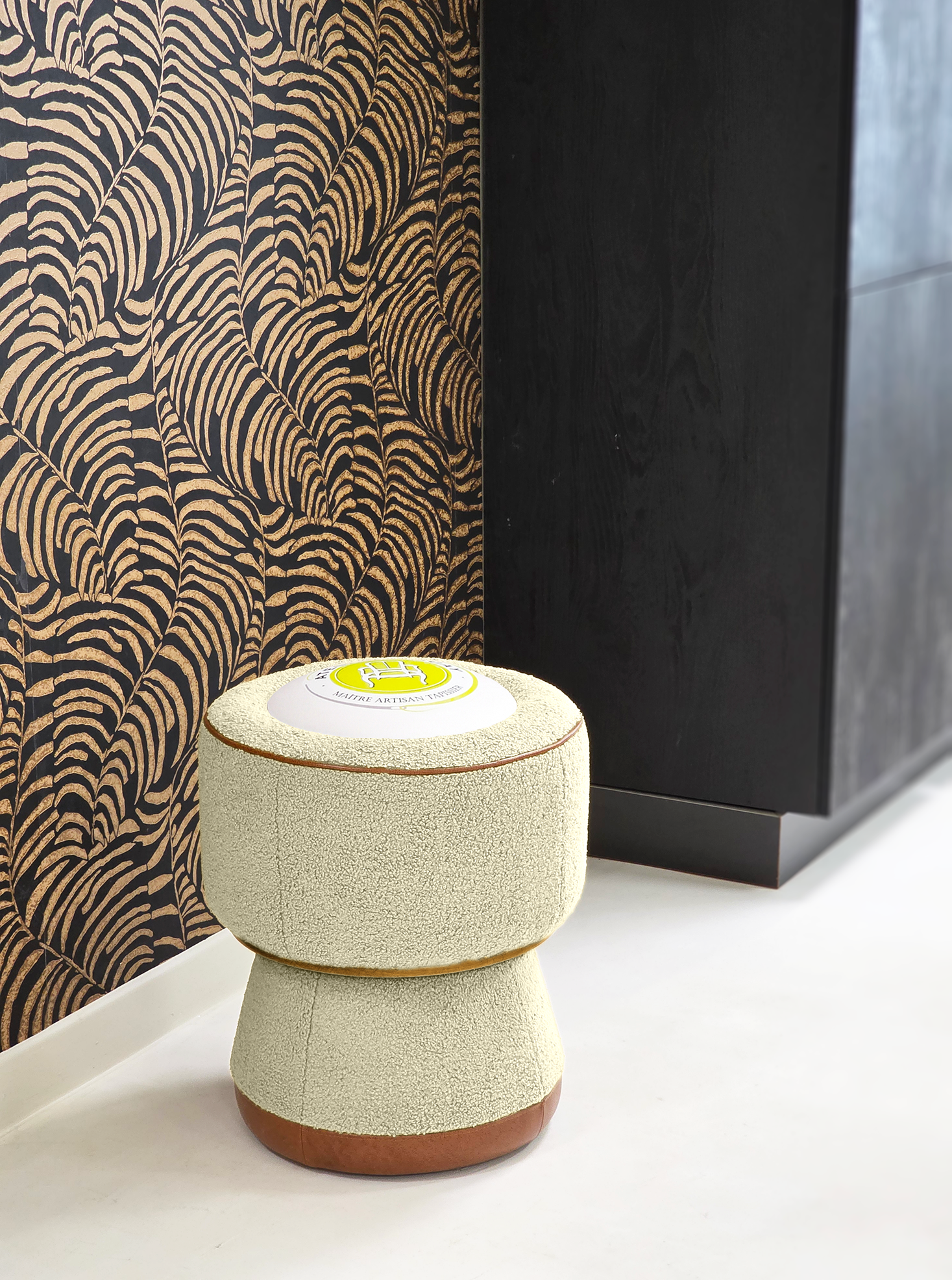 Pouf Effervescence en forme de bouchon de champagne, coloris beige sable
